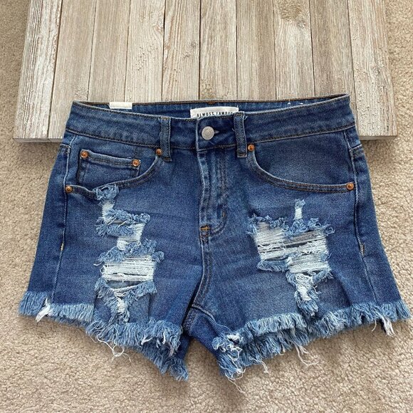 Almost Famous Juniors 3 Distressed Denim Fringe Hem Shorts Boho Festival Summer - Picture 7 of 11